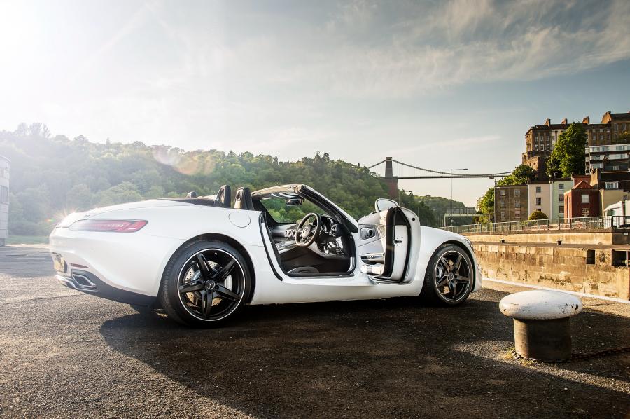  Mercedes-AMG GT Roadster 2017 года  (UK) (фото 11 из 40)